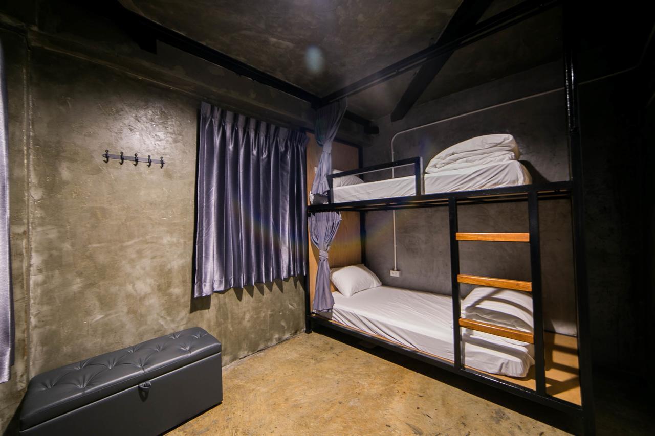 In My Bed Hostel Bangkok Exterior photo