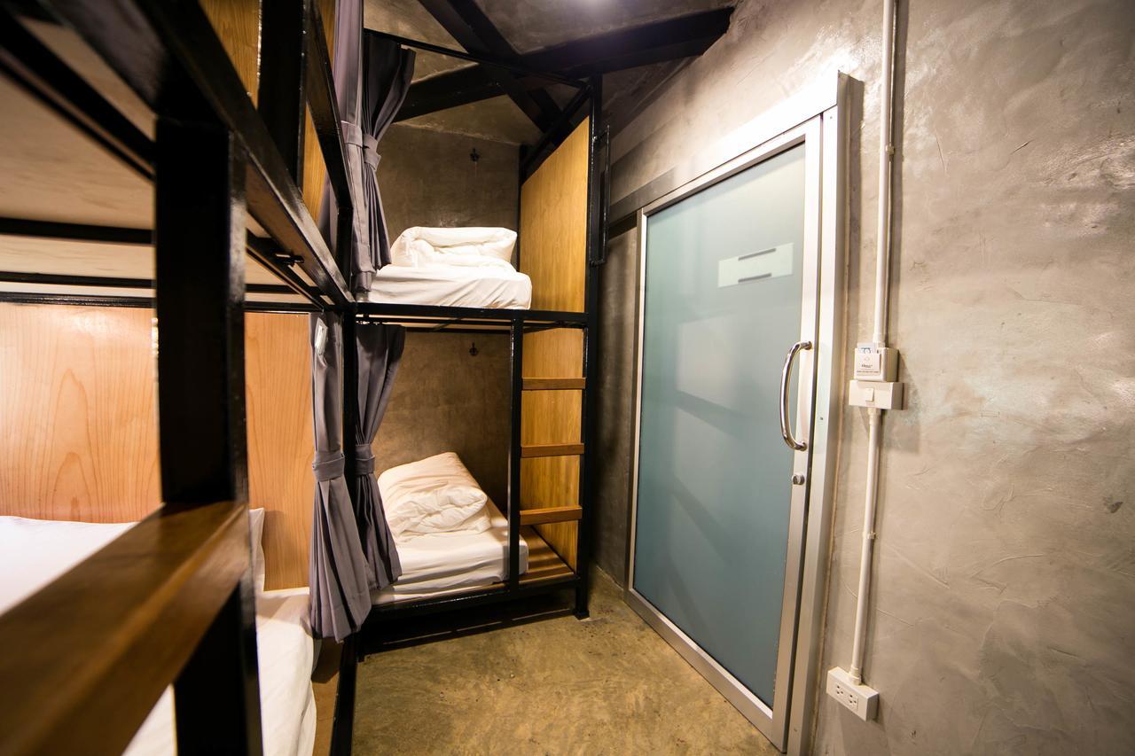 In My Bed Hostel Bangkok Exterior photo